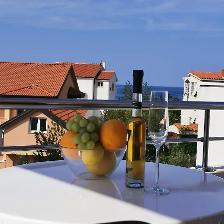 Bugenvila1 Rogoznica (Sibenik-Knin)